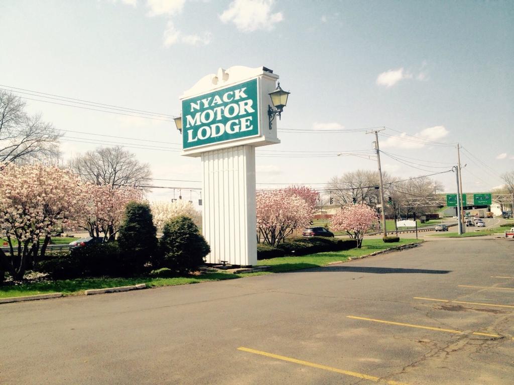 Motel Tappan Zee Hotel