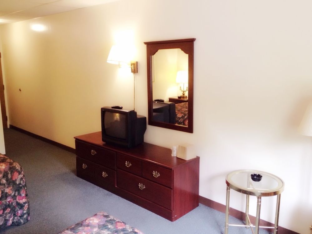 Tappan Zee Hotel 3*