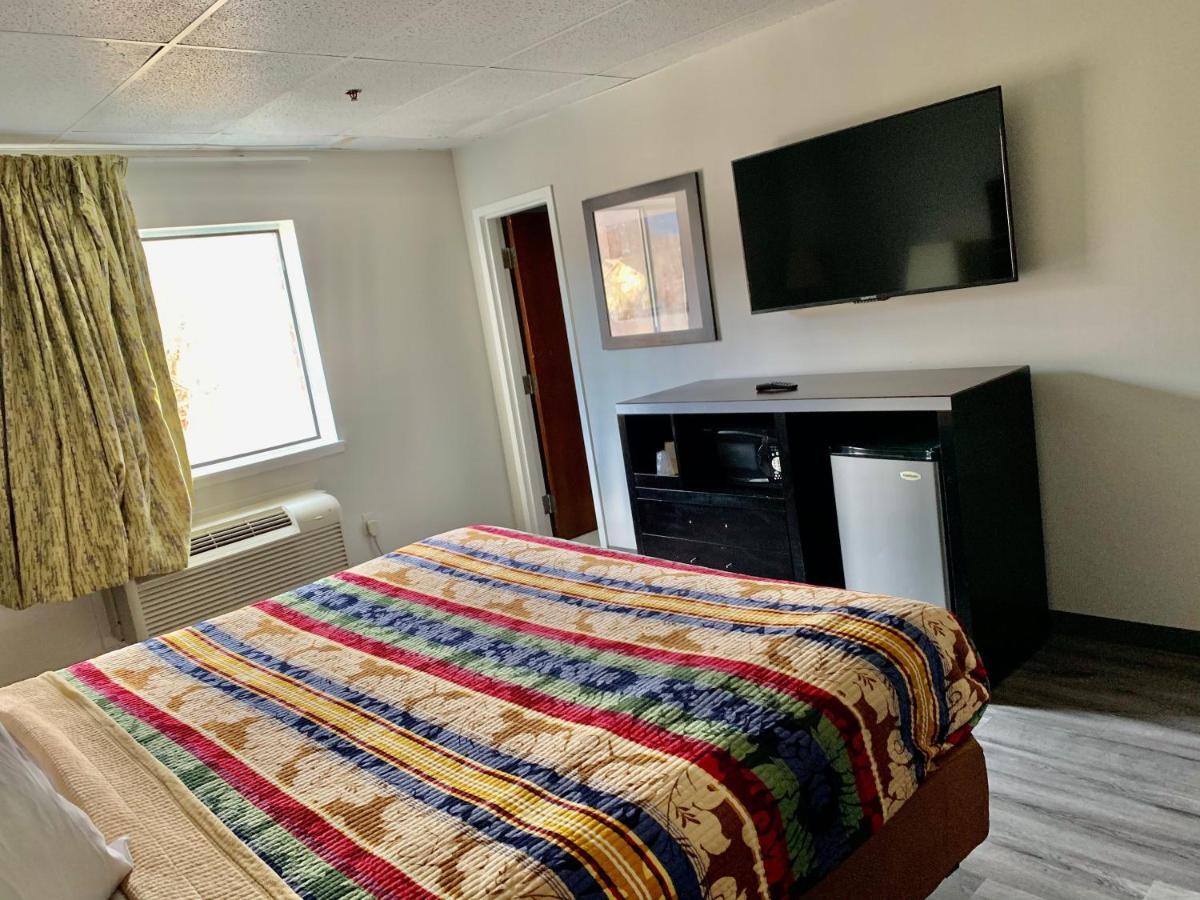 Tappan Zee Hotel 3*