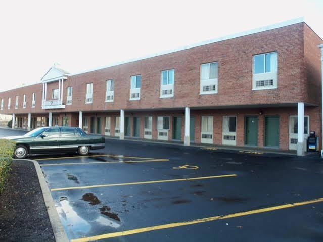 Tappan Zee Hotel 3*