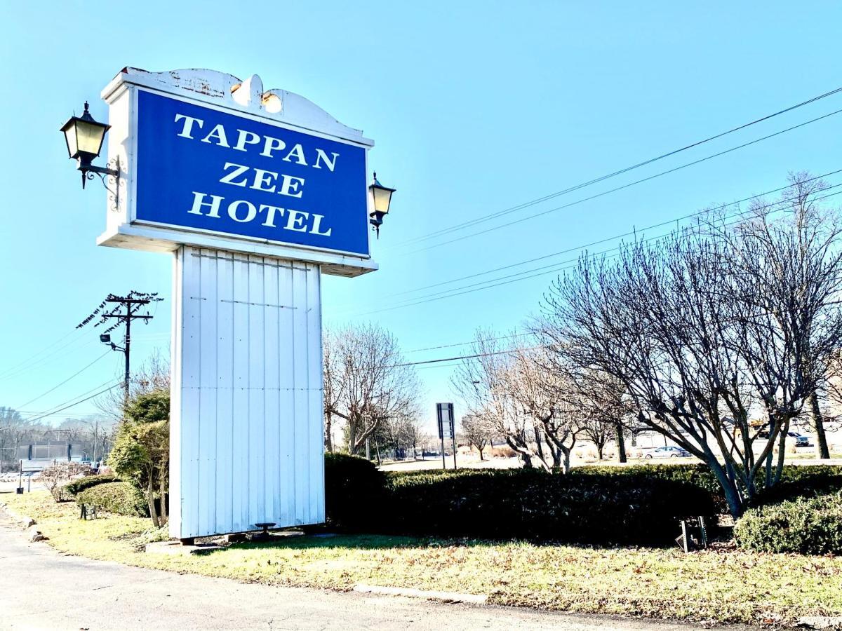 Tappan Zee Hotel 3*