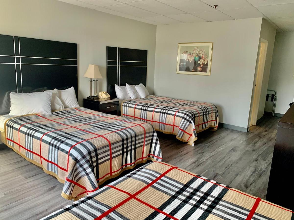 Tappan Zee Hotel 3*